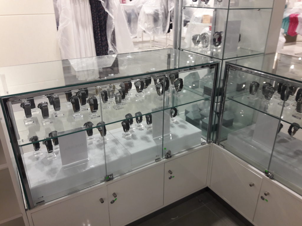 EXHIBIDORES DE RELOJES